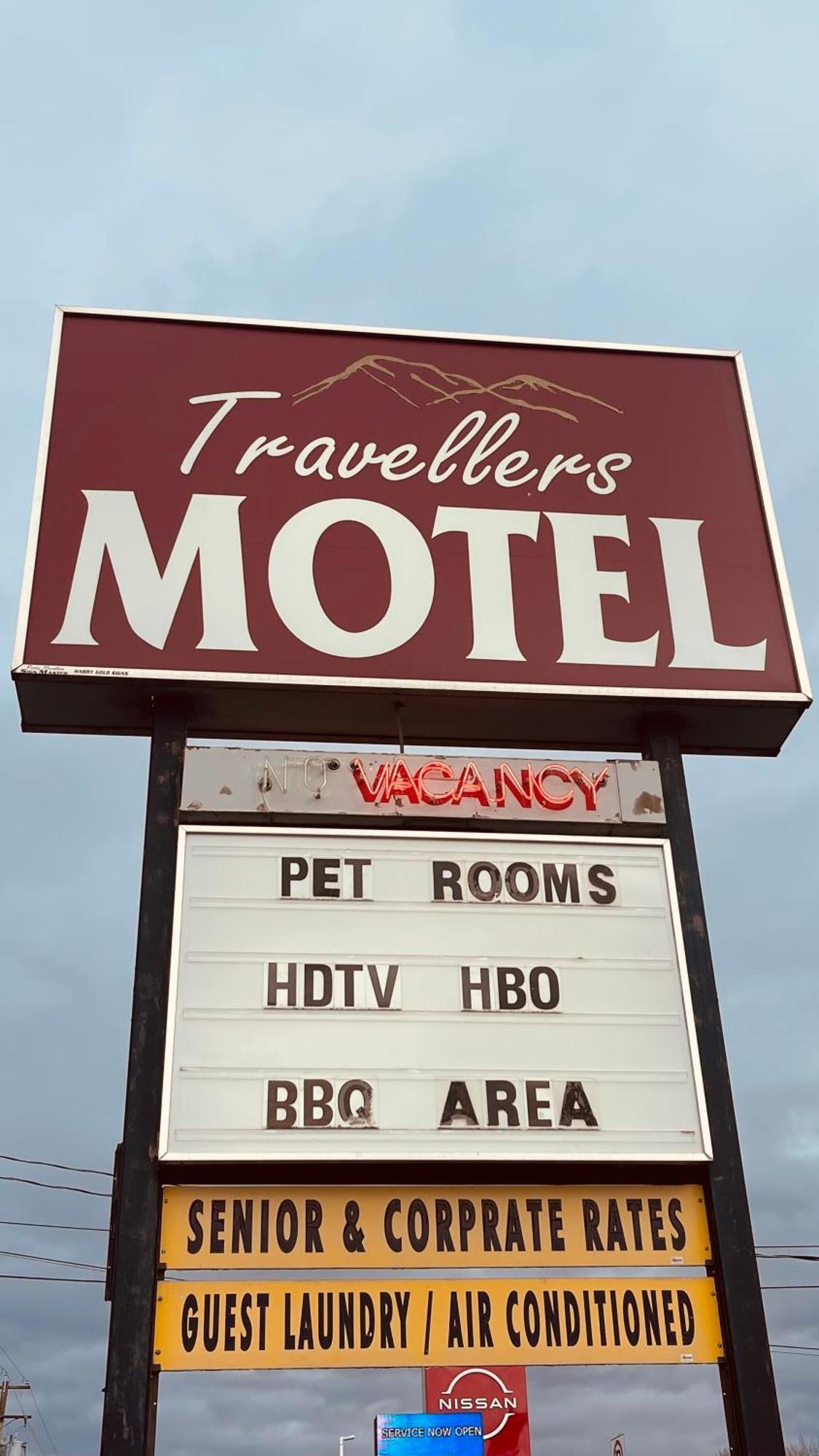 Travellers Motel Cranbrook Exterior photo